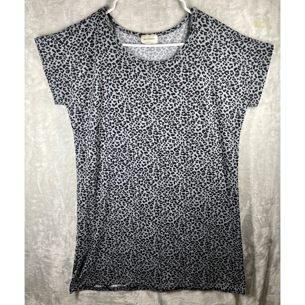 Free Kisses Short Sleeve Leopard Print Shirt Size Large SOFT L Top